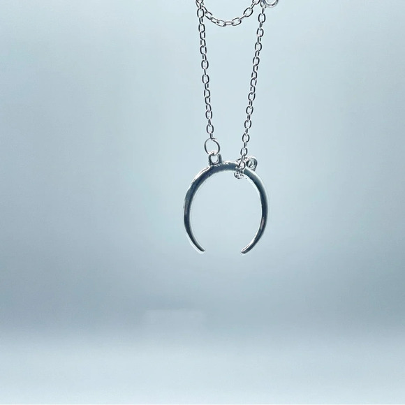 Crescent moon multilayered necklace - Picture 3 of 5